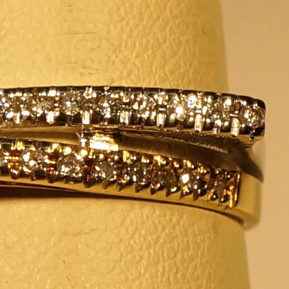 14KTT Gold Diamond ring - Picture 4 of 4